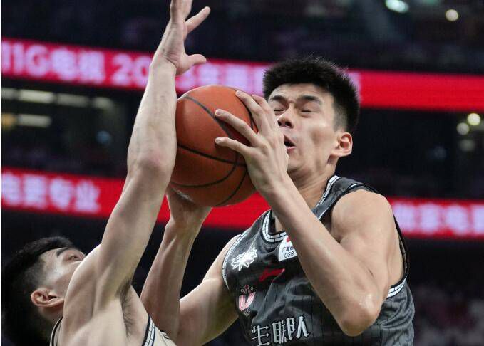 砍分盛宴!布里奇斯20投12中 砍下42分5板3助3帽 NBA常规赛篮网129-101战胜魔术。